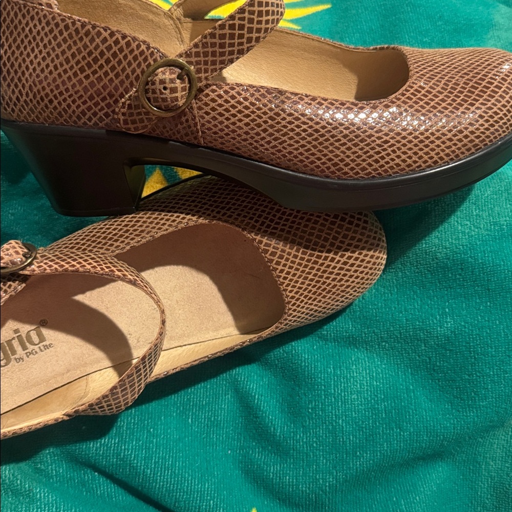 Alegria 42 Mary Jane Heels - Picture 3 of 8